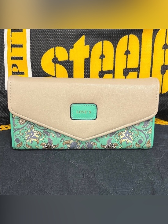 Love’s Handbags - Love's Envelope Clutch Wallet in mint/beige